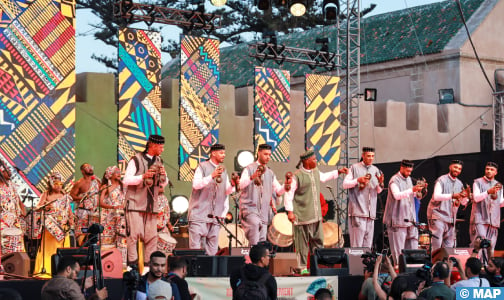 25ème Festival Gnaoua d’Essaouira: une parade haute en couleurs et en rythmes ouvre le bal